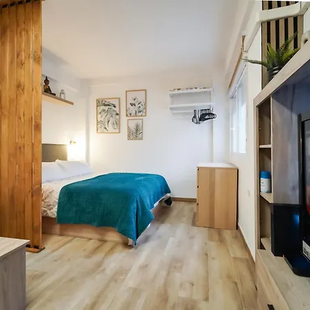 Апартаменти Apartamento Playa La Carihuela Con Piscina Wi-Fi *