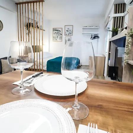 Апартаменти Apartamento Playa La Carihuela Con Piscina Wi-Fi *